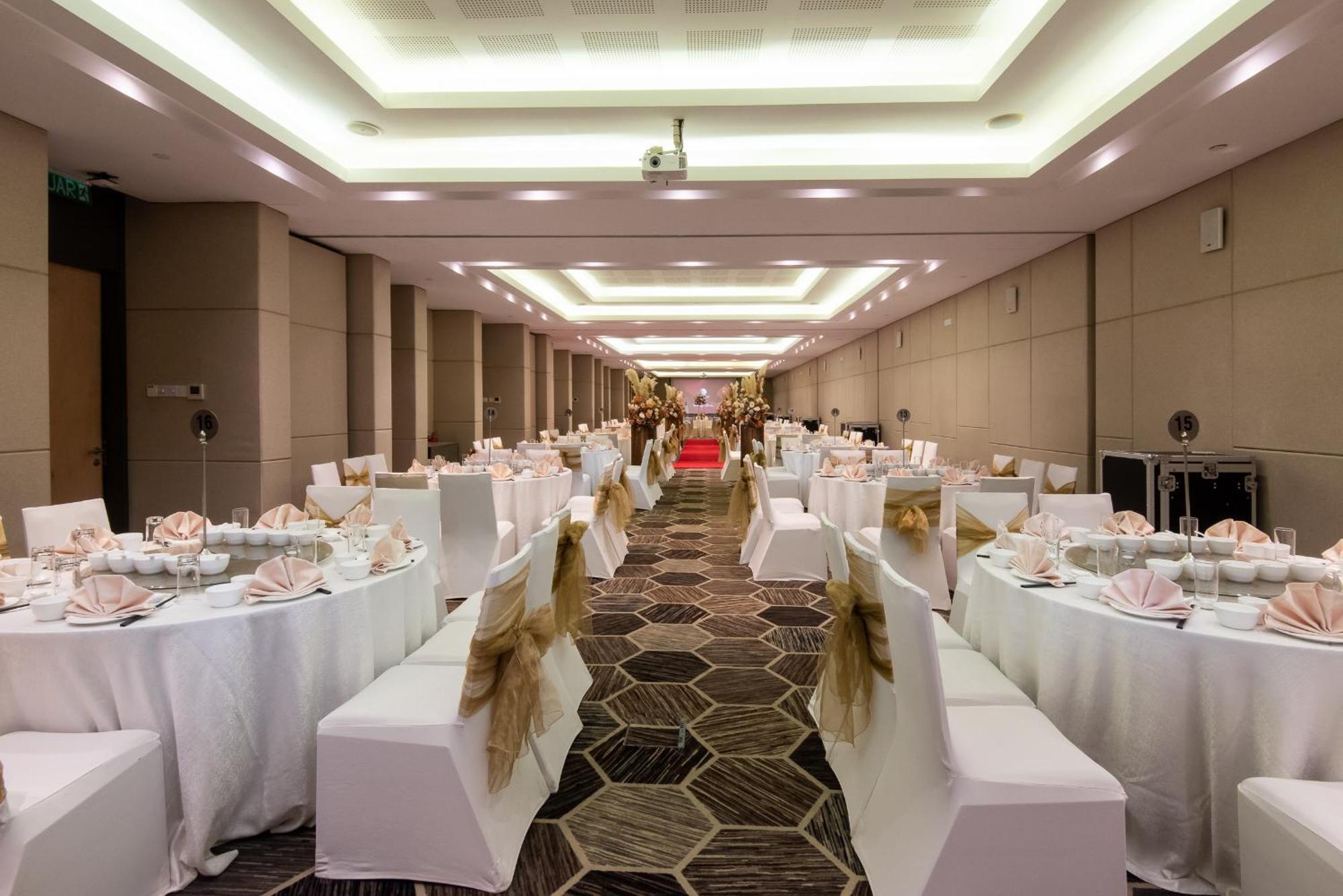 Olive Tree Hotel Penang Bayan Lepas Buitenkant foto